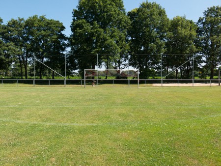 Ballfangnetz auf dem Sportplatz